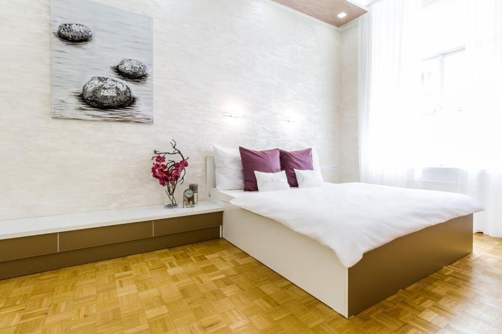 Stylish Apartment 5 Minutes Walk From City Center ปราก ภายนอก รูปภาพ