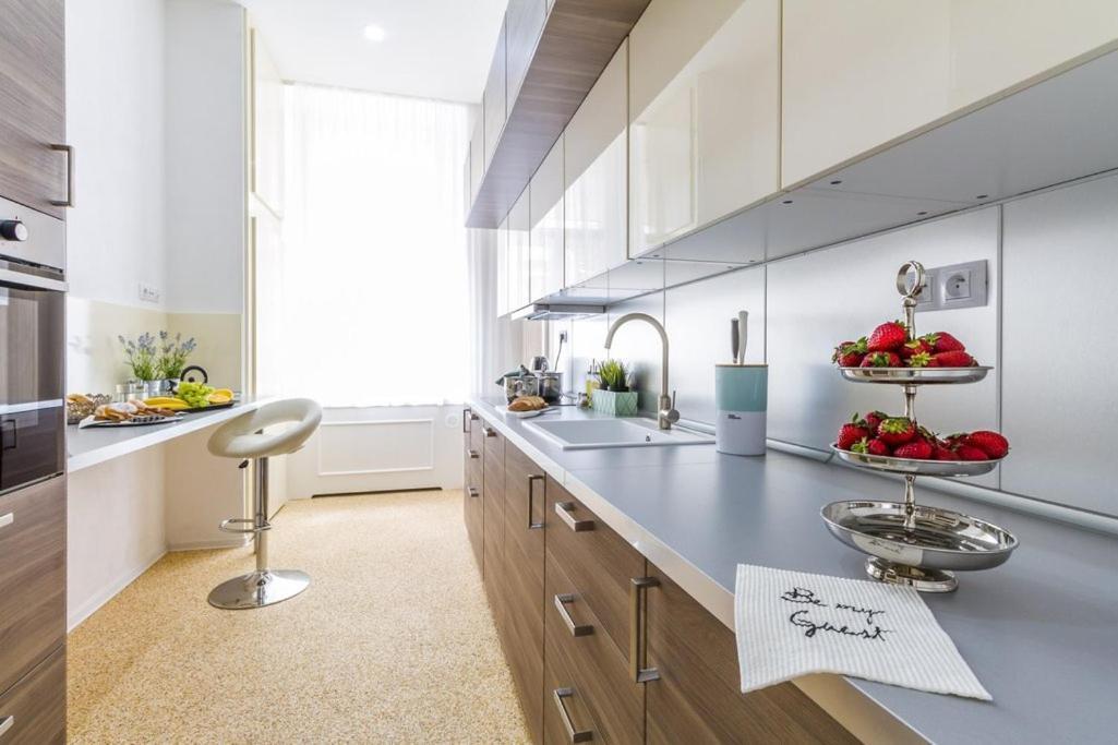 Stylish Apartment 5 Minutes Walk From City Center ปราก ภายนอก รูปภาพ