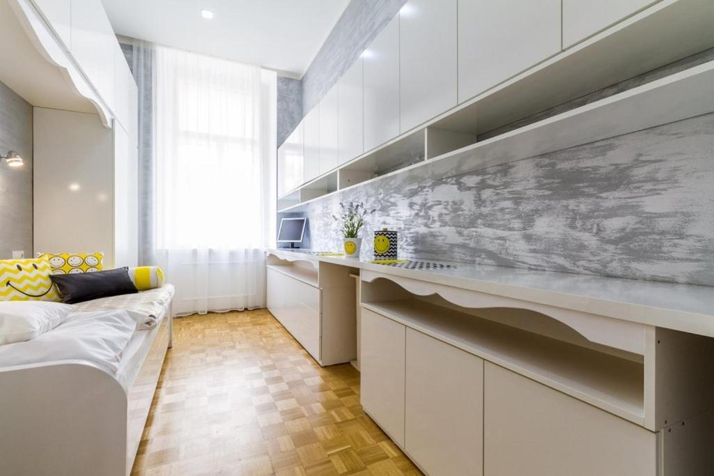 Stylish Apartment 5 Minutes Walk From City Center ปราก ภายนอก รูปภาพ