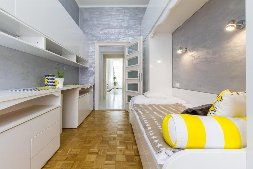 Stylish Apartment 5 Minutes Walk From City Center ปราก ภายนอก รูปภาพ
