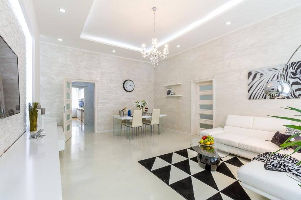 Stylish Apartment 5 Minutes Walk From City Center ปราก ภายนอก รูปภาพ