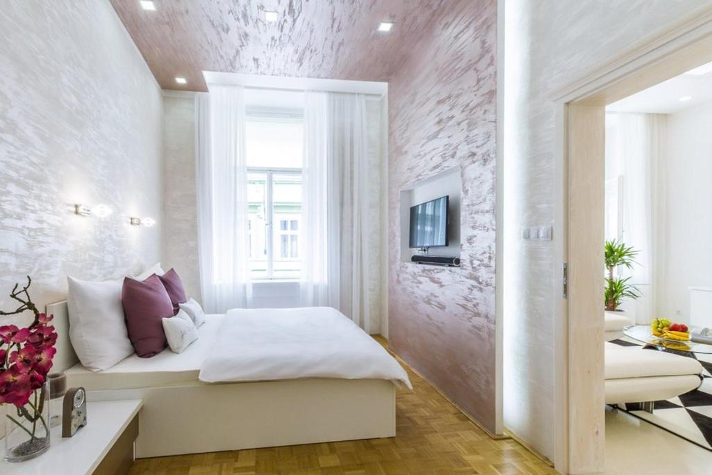 Stylish Apartment 5 Minutes Walk From City Center ปราก ภายนอก รูปภาพ