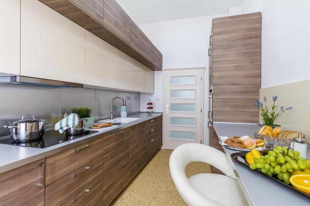 Stylish Apartment 5 Minutes Walk From City Center ปราก ภายนอก รูปภาพ