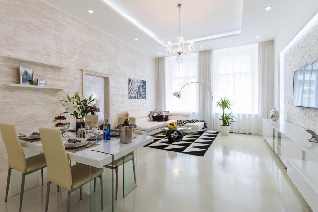 Stylish Apartment 5 Minutes Walk From City Center ปราก ภายนอก รูปภาพ