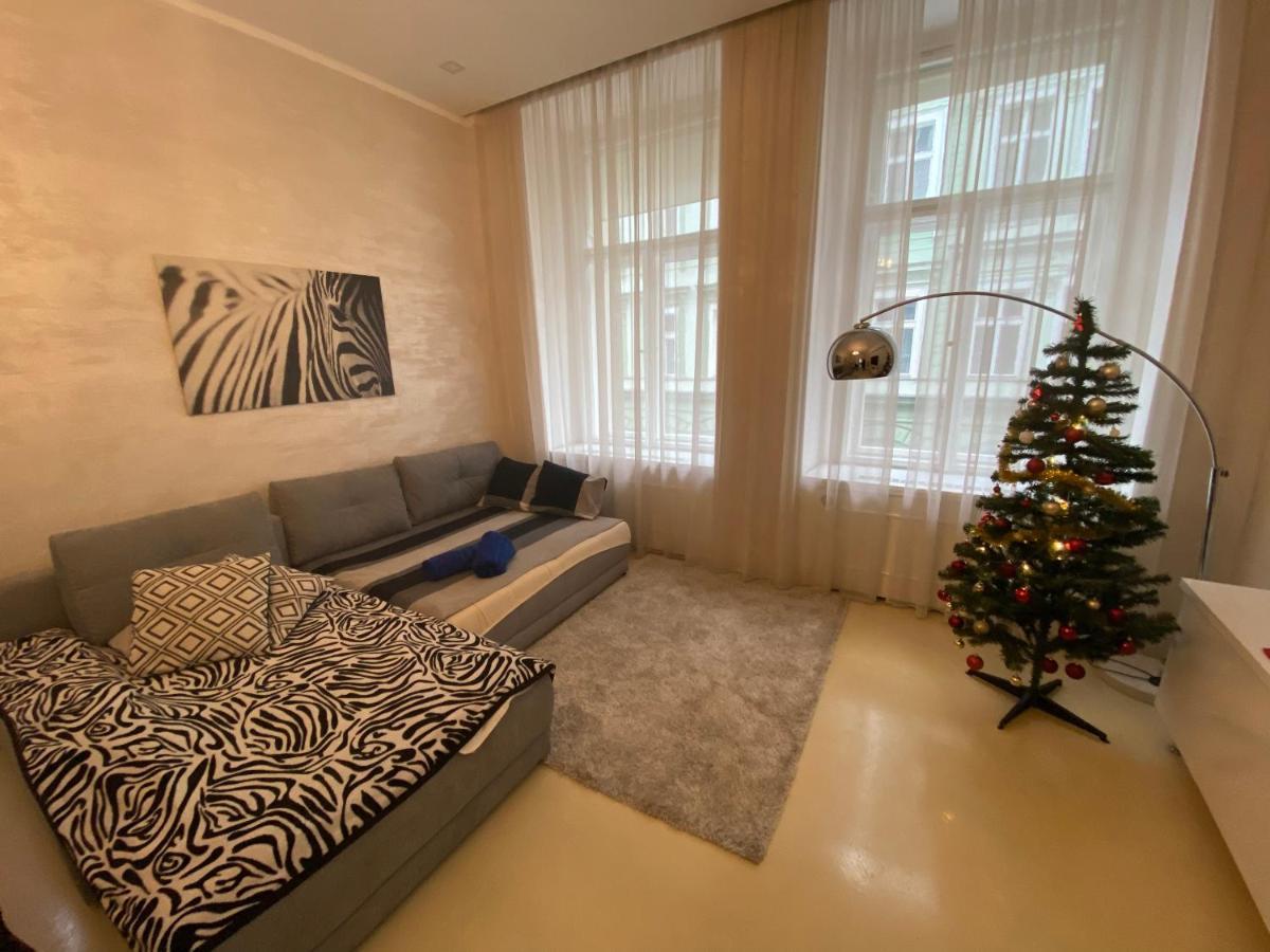 Stylish Apartment 5 Minutes Walk From City Center ปราก ภายนอก รูปภาพ